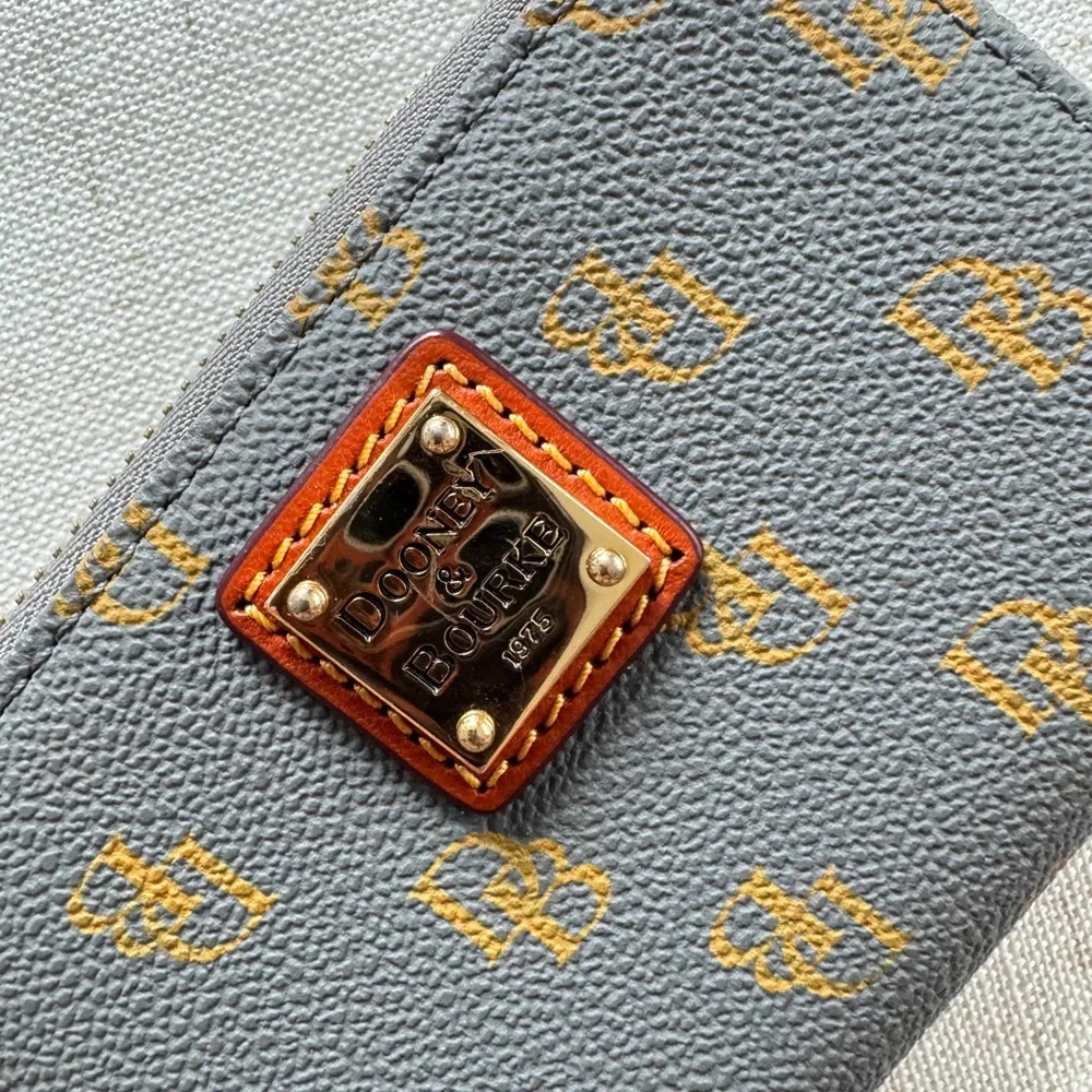DOONEY & BOURKE Gretta Small‎ Zip Around Wallet .